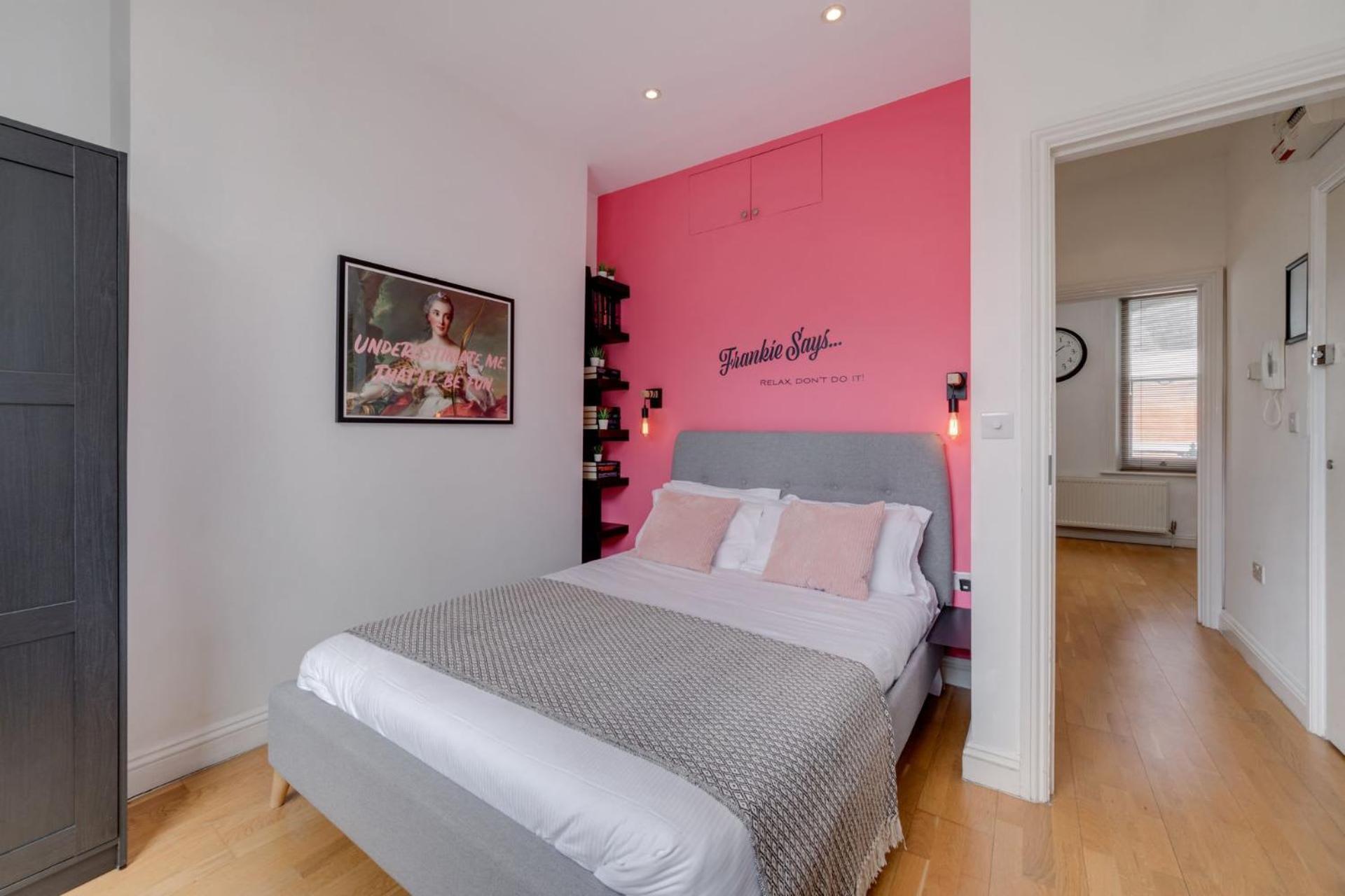 The Lipstick Palace - Fitzrovia - By Frankie Says London Exteriör bild